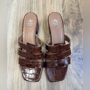 Aquatalia Brown Croc Embossed Leather Slide Mules Block Heel Size 8.5